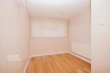 3 bedroom end of terrace house to rent - Photo 3