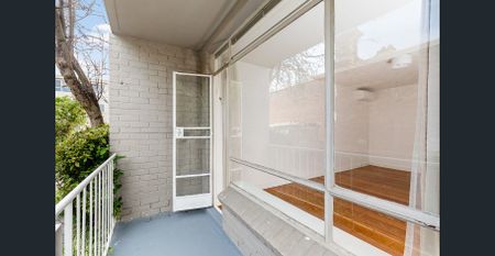 Ground Floor Two Bedroom Apartment - Photo 4