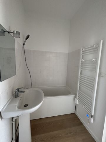 Location Appartement 2 pièces 47m² - Photo 4