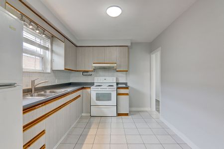 For Lease - 8 Hanson Road Unit# 2(Upper, Toronto, Ontario - Photo 2