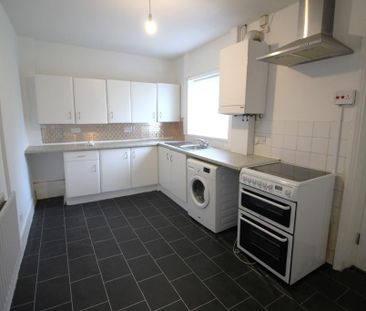 2 bedroom end of terrace house to rent - Photo 6