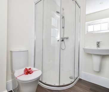 3 bedroom end of terrace house to rent - Photo 4