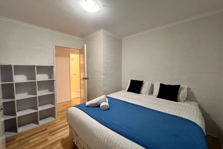 Four Bedroom Fully Furnished Unit Available for 12 Month Lease @$750pw - Photo 5