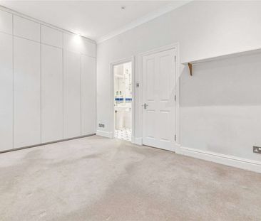 Five bedroom town house located in a popular gated development back... - Photo 3