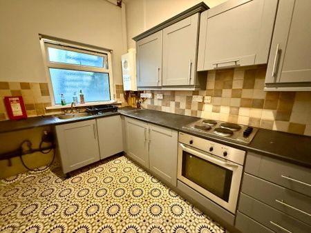 2, 54 Brookhill Avenue, Belfast, BT14 6BS - Photo 3