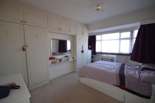 4 bedroom semi-detached house to rent - Photo 1