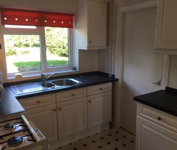 Oakwood Avenue - Photo 3
