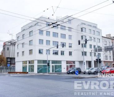 Nabízíme Vám k pronájmu moderní byt o dispozici 1+kk a velikosti 28... - Photo 2