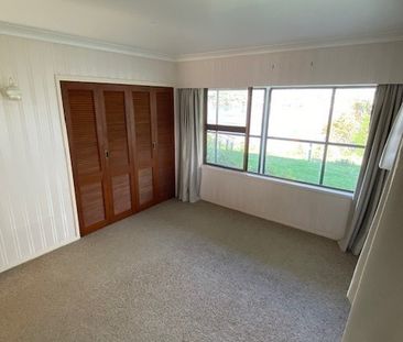 Warm Family Home with Stunning Views - Maungatapu - Photo 1