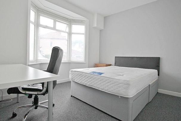 1 bedroom in a flat share to rent - Photo 1