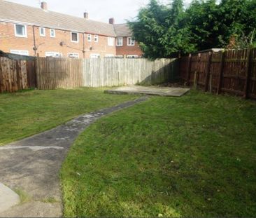 2 bedroom end of terrace house to rent - Photo 4