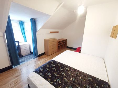 Delph Mount, Woodhouse - Photo 4