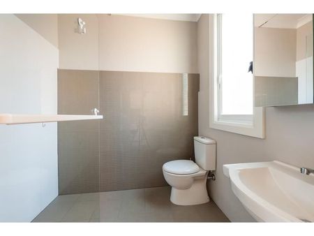 Classic Home & Business - Photo 3