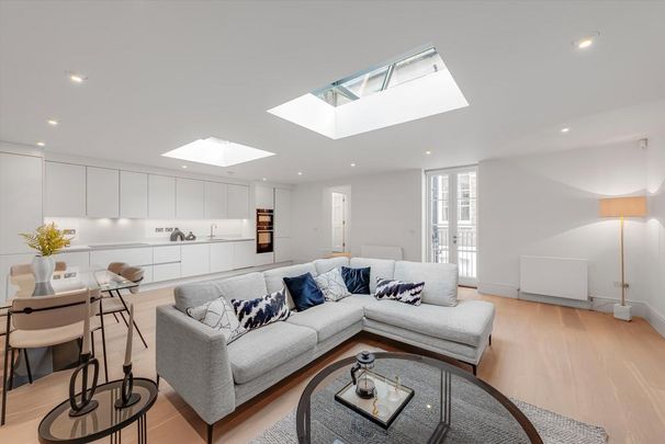 4 bedroom flat to rent - Photo 1