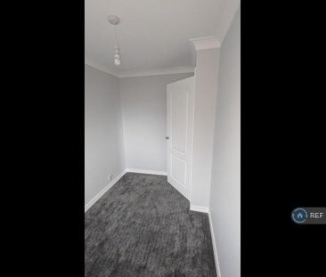 2 bedroom semi-detached house to rent - Photo 3