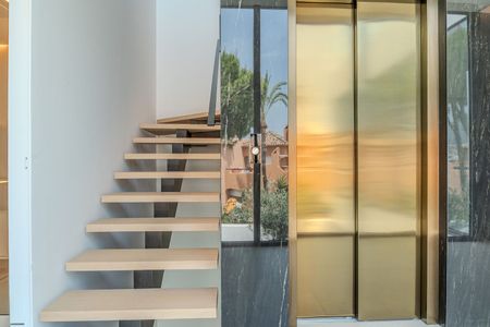 Semi-Detached House in Nueva Andalucía - Photo 2