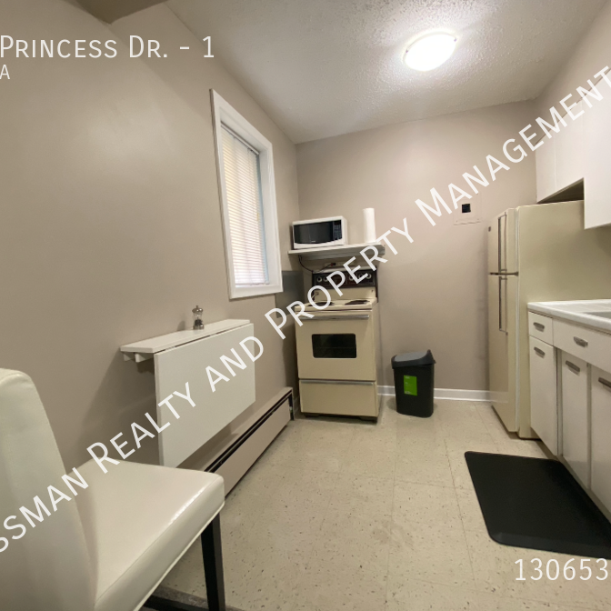 STUDIO - FURNISHED basement unit - Photo 1