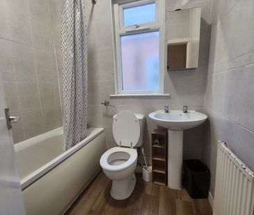 3 Bed Terraced House, Warren Street, M7 - Photo 6