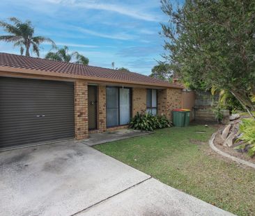 6/4-8 Cassandra Crescent, Labrador, Qld 4215 - Photo 6