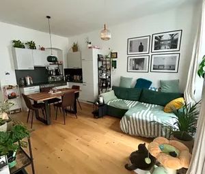 Anfragestopp! Wunderschöne sanierte Altbauwohnung mit Balkon - Photo 1