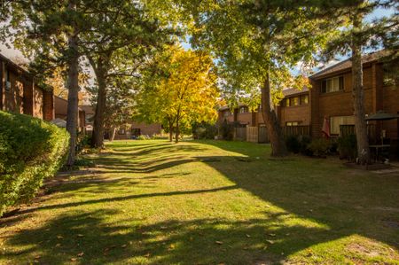 Silverstone Townhomes - Townhouse (2 bedroom) - Photo 4