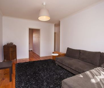 Two Bedroom Unit in Seaside Suburb - Photo 4