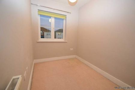 3 bedroom property to rent in Addlestone - Photo 3