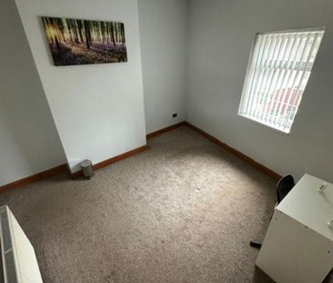 5 bedroom semi-detached house to rent - Photo 5