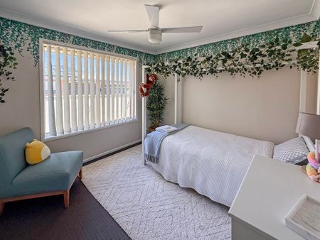 IMMACULATELY PRESENTED FULLY FURNISHED 4 BEDROOM HOME - IDEAL FOR NDIS SETUP - Photo 5