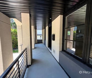 For Lease - 10 Dundas Crescent, St. Catharines, Ontario - Photo 1