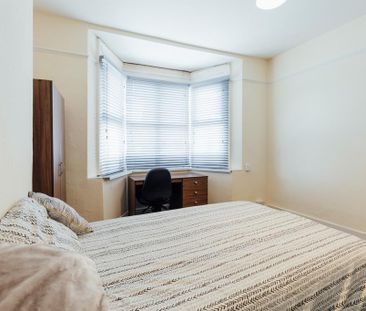 1 bedroom in a house share to rent - Photo 5