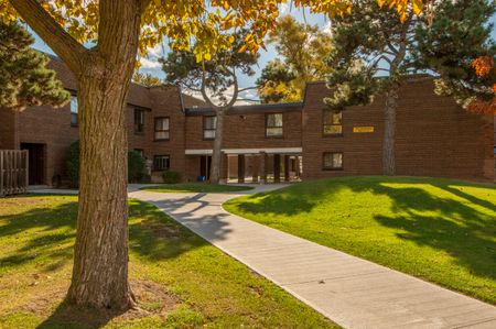 Silverstone Townhomes - Townhouse (2 bedroom) - Photo 2