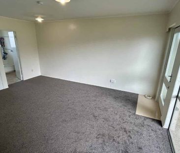 Warm & bright two bedroom home - Photo 2