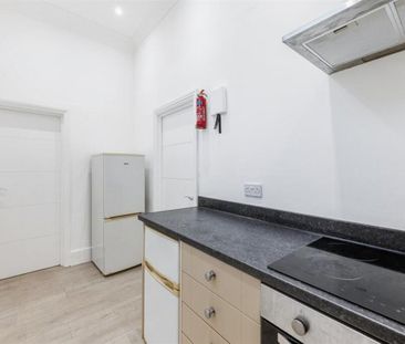 Alfred Road, Acton, W3 - Photo 2