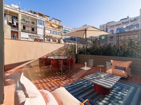 Piso de obra nueva con terraza cerca de Passeig de Gràcia en alquiler temporal, Barcelona - Photo 5