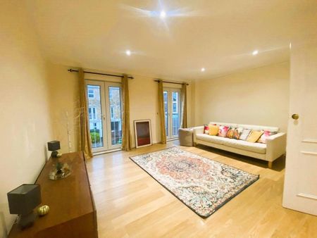 4 bedroom terraced house to rent - Photo 2