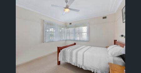 Charming Coastal Cottage with Space to Enjoy - Photo 4