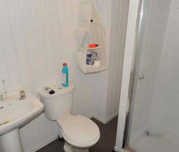 8 bedroom property to rent - Photo 6