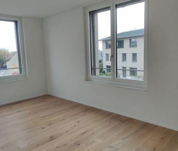 ERSTBEZUG – zentrale 4.5-Zi-Wohnung im Eigentumsstandard! - Photo 2
