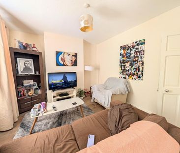 2 bedroom terraced house to rent - Photo 3