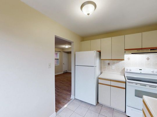 For Lease - 183 Nelson Street Unit# 1, Oakville, Ontario - Photo 1