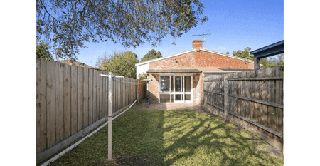 Quiet Victorian Charm Opposite Quarries Park - Photo 2