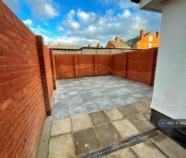 1 bedroom in a house share to rent - Photo 6