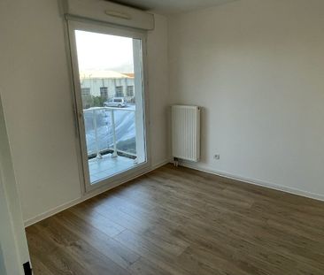 Location Appartement 2 pièces 43m² LA MADELEINE 59110 - Photo 2