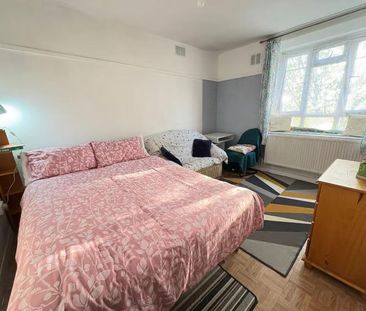 1 bedroom in a flat share to rent - Photo 4