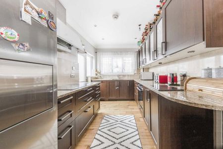 3 bedroom semi-detached house to rent - Photo 5