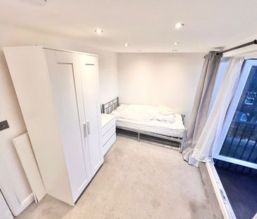 Room in a Shared House, Rosebank Road, E17 - Photo 6