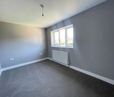 3 bedroom end of terrace house to rent - Photo 4