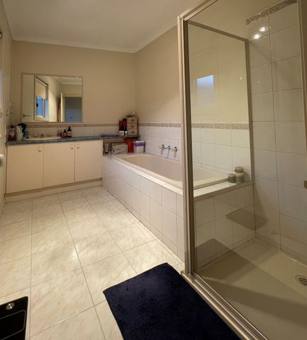 Low Maintenance 2 Bedroom Unit! - Photo 3