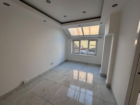 4 bedroom terraced house to rent - Photo 5